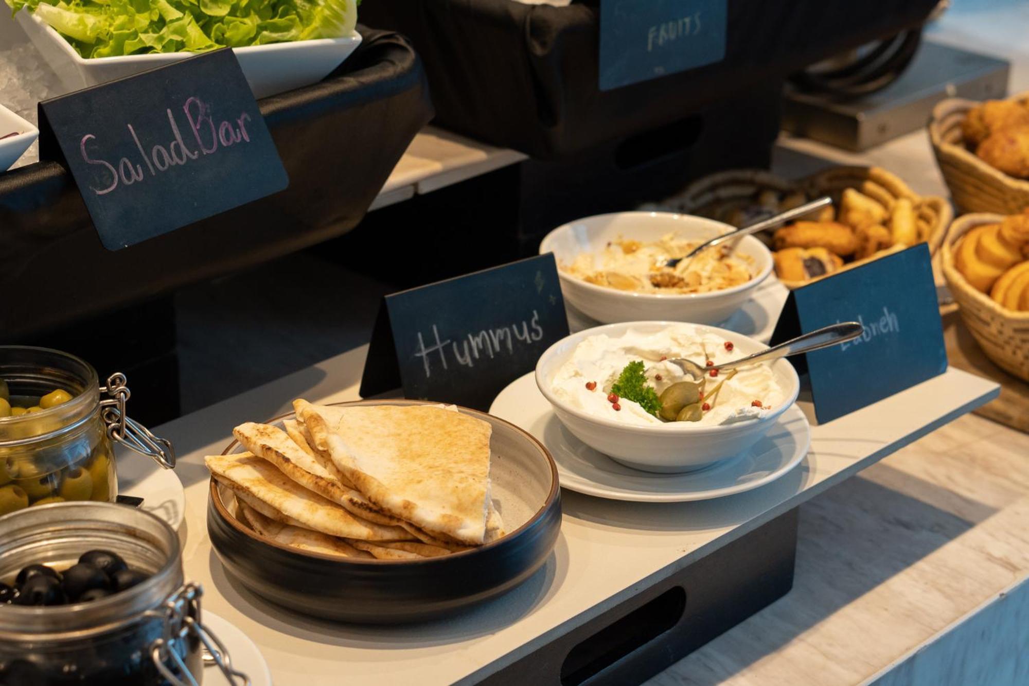 Moevenpick Sukhumvit 15 Khách sạn